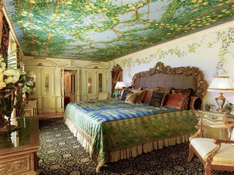 venus suite versace mansion cost|Versace Mansion: In.